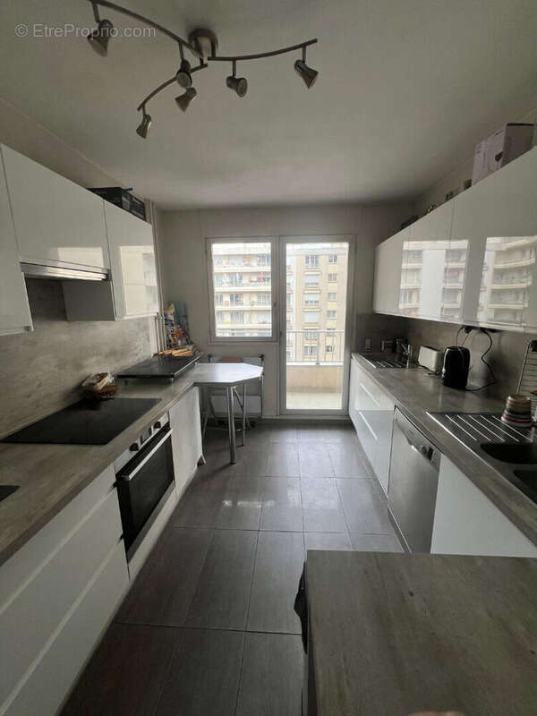 Appartement à PARIS-19E