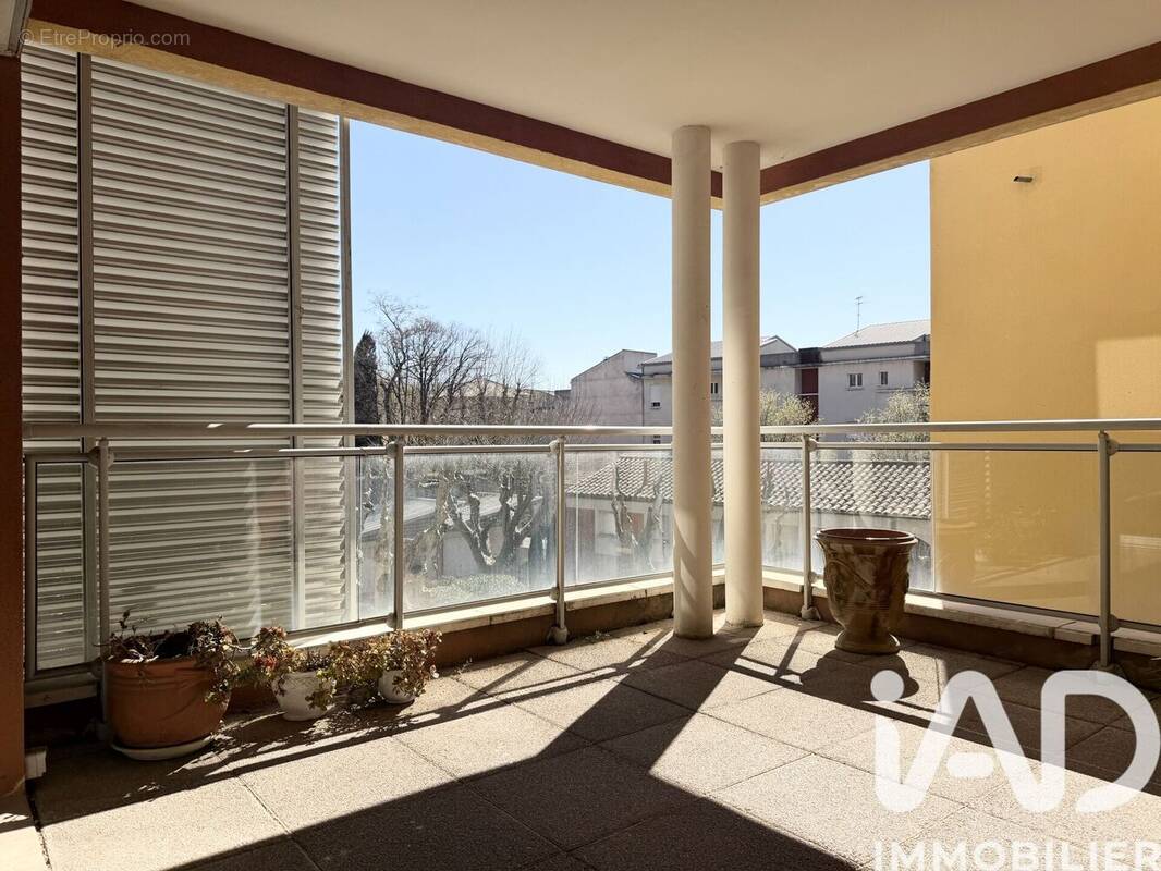Photo 1 - Appartement à SALON-DE-PROVENCE
