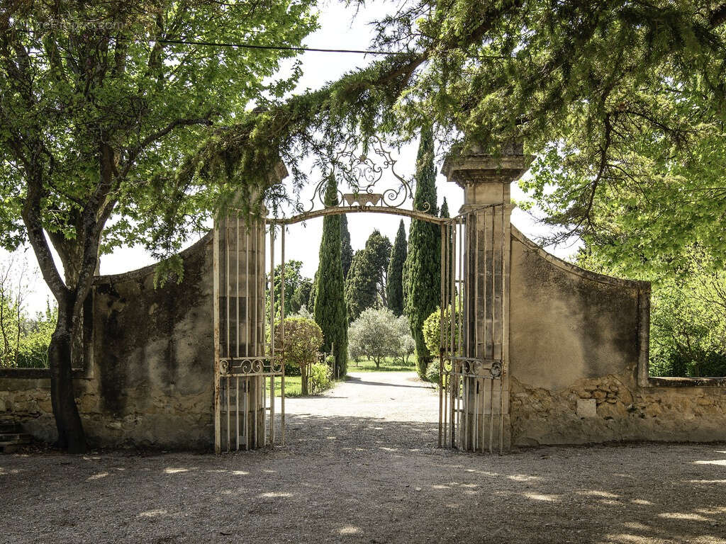Maison de Maître, début 19ème, avec un parc de plus de 1 hectare. - photo 11