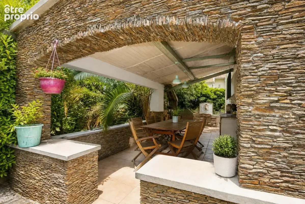 La seyne sur mer (83) - 1 maison de 2 appartements - 190m² - 1,5km du port - 3km des sablettes - photo 3