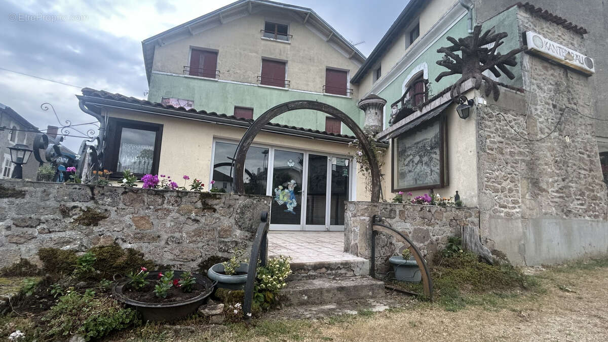 Appartement à CHATEAUPONSAC