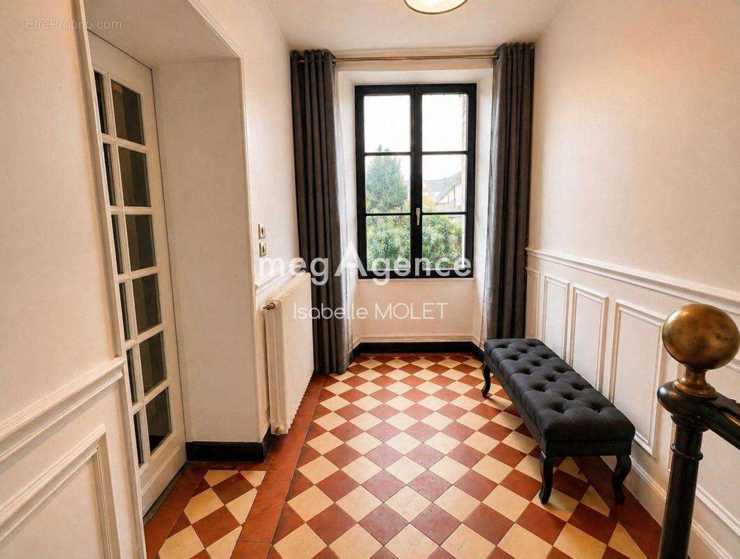 Maison de caractère de 10 pièces avec piscine - photo 15