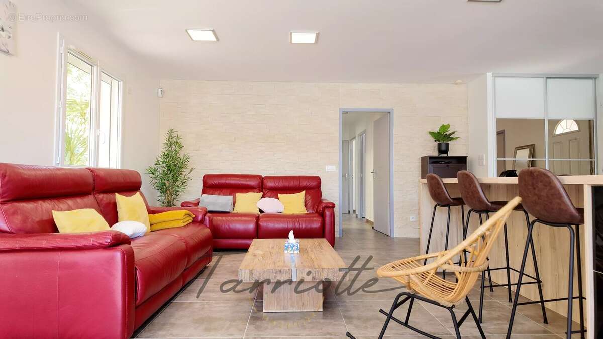 VILLA - 10829 - photo 5