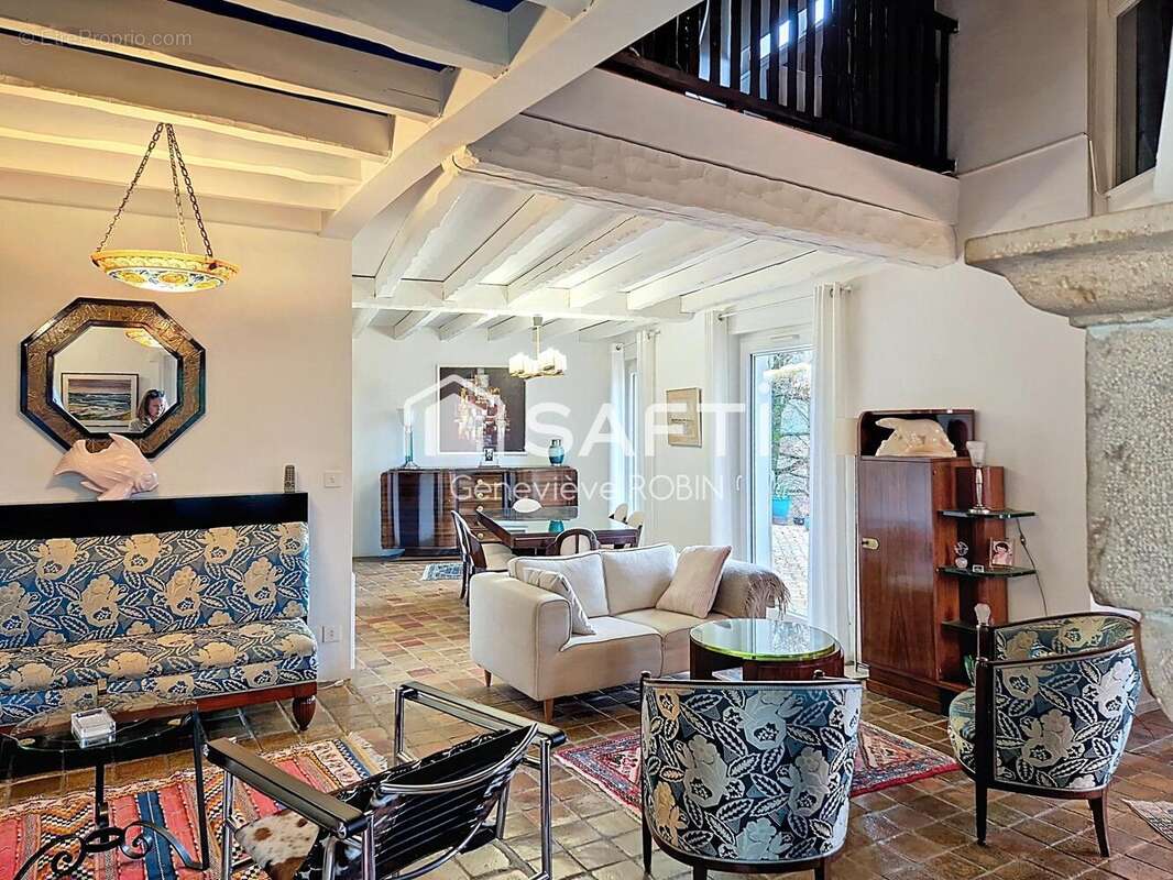 Maison 152 m² à Saint-Barthelemy-Lestra  - photo 2