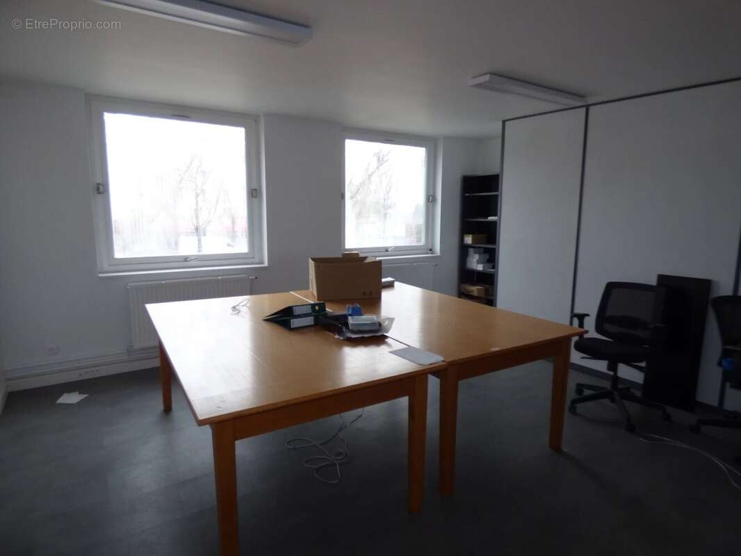 Commerce à COURCOURONNES