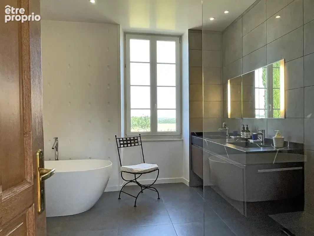 Une propriété de caractère superbement restaurée, avec vues panoramiques - photo 12