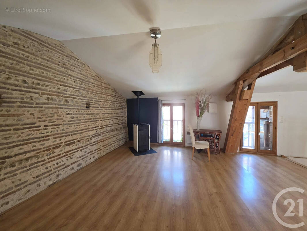 Maison à MONTESQUIEU-VOLVESTRE