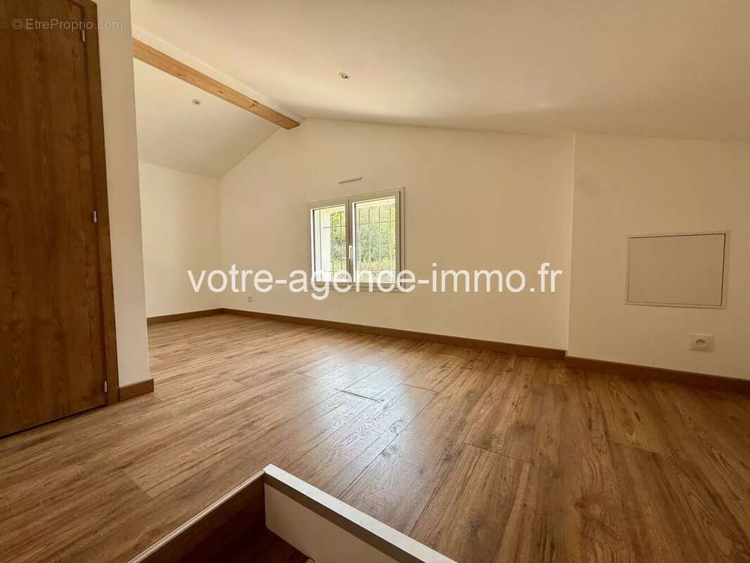 Maison à TOURRETTE-LEVENS