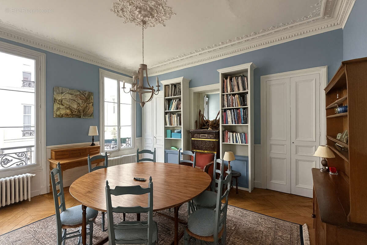 Appartement à PARIS-9E