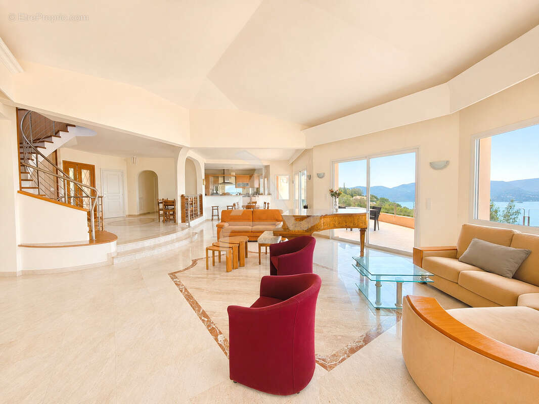 Dans le domaine très exclusif de « marina di fiori » à porto-vecchio villa d’exeption de 354m2 - photo 7