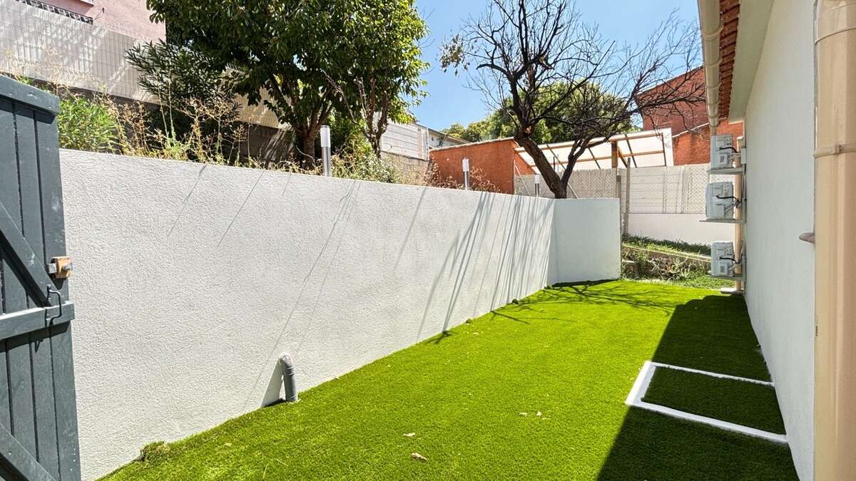À vendre – Belle maison T4 avec piscine, jardin et terrasse - photo 4