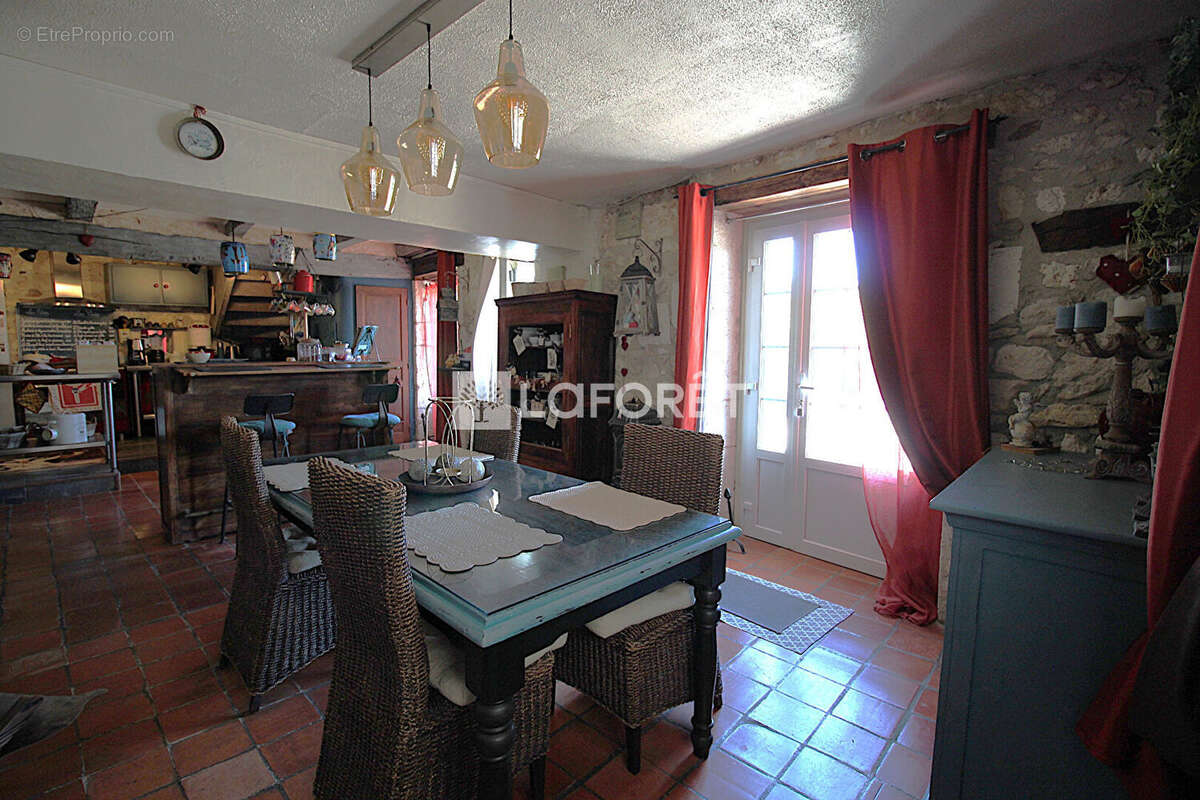 Maison à LA CHAPELLE-FAUCHER