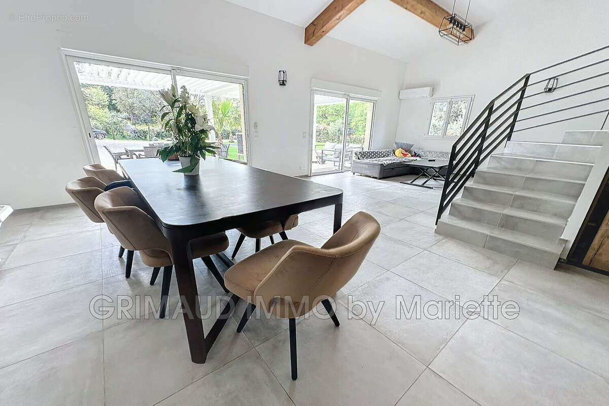 Maison à LA GARDE-FREINET