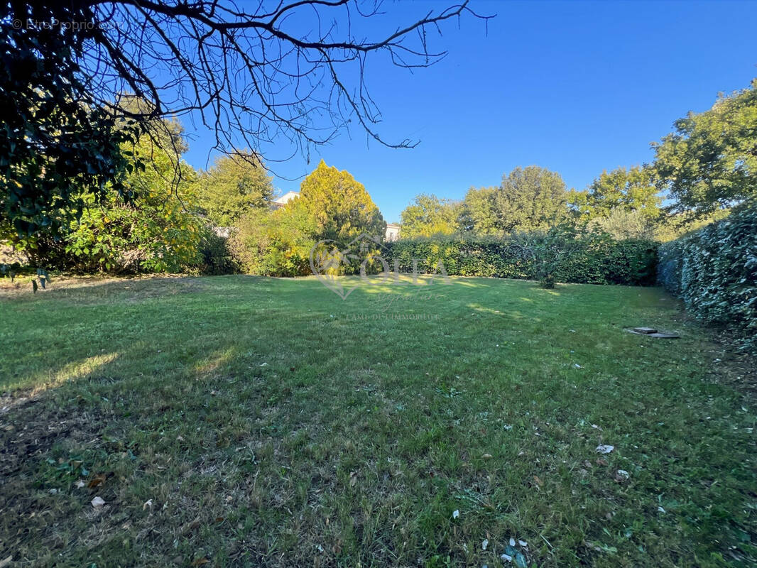 Jardin - Maison à SAINT-VICTOR-DES-OULES