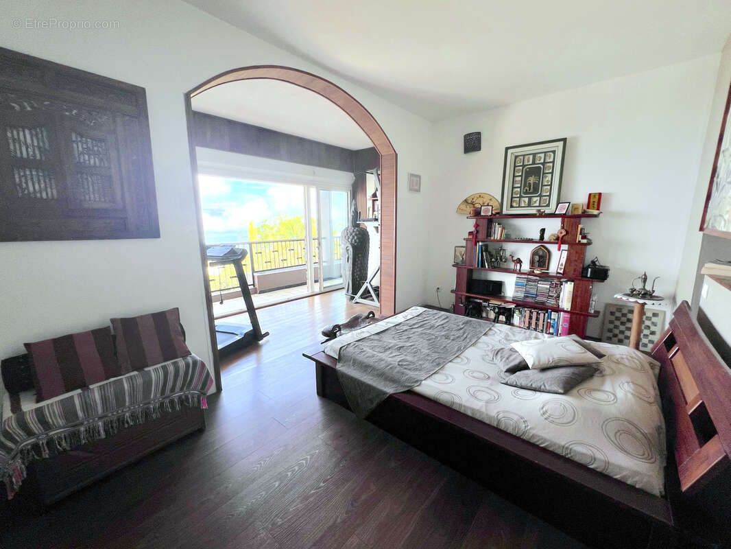 Maison à LES TROIS-BASSINS