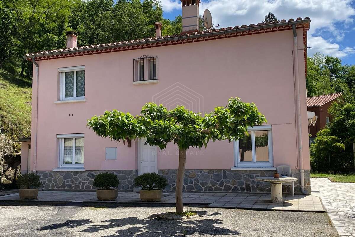 Maison à SAINT-LAURENT-DE-CERDANS