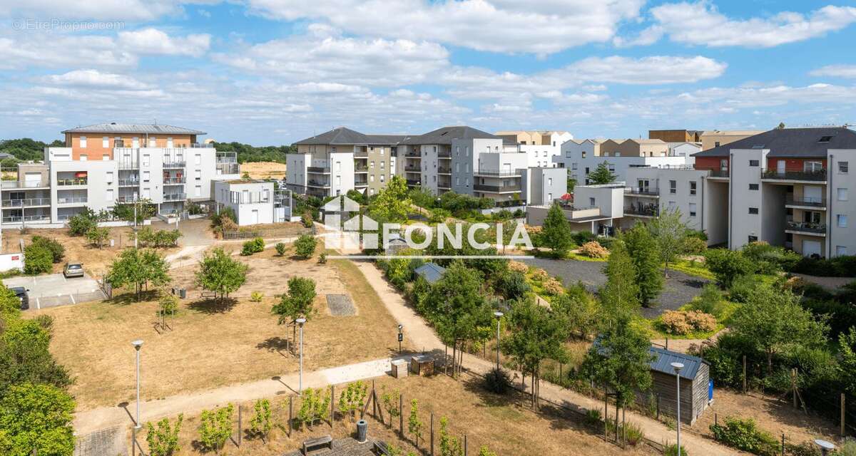 Appartement à AVRILLE