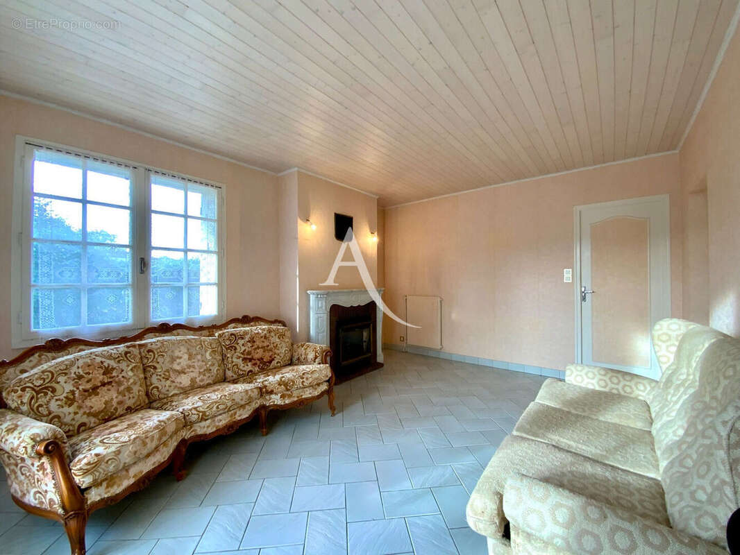 Maison à SAINT-SEVER-DE-SAINTONGE