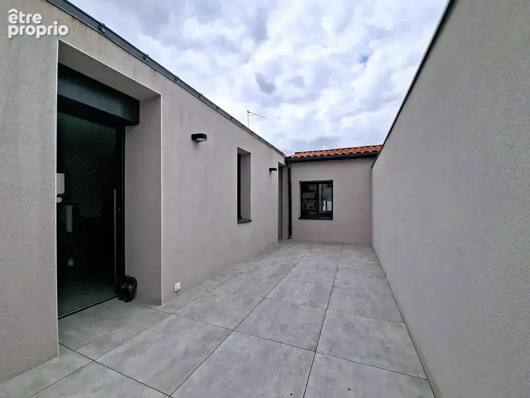 Maison rénovée avec terrasse, sous-sol et garage – Quartier Sacré-Cœur à Cholet - photo 4