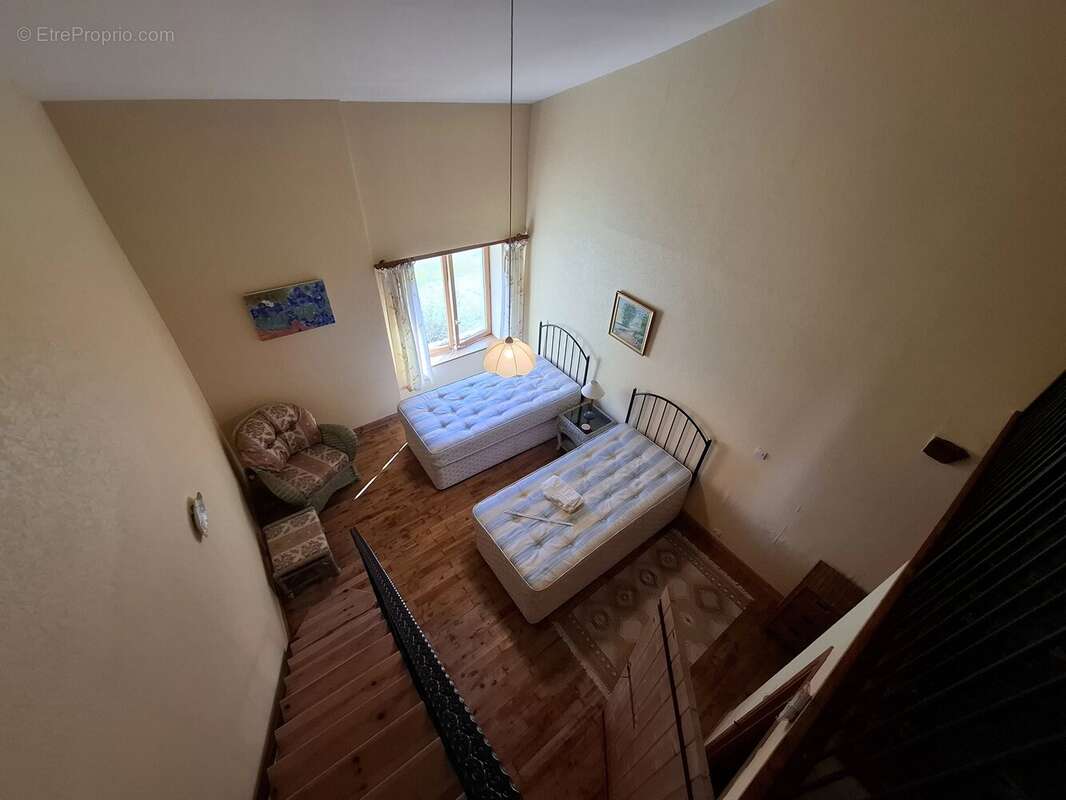 Maison à CLUSSAIS-LA-POMMERAIE