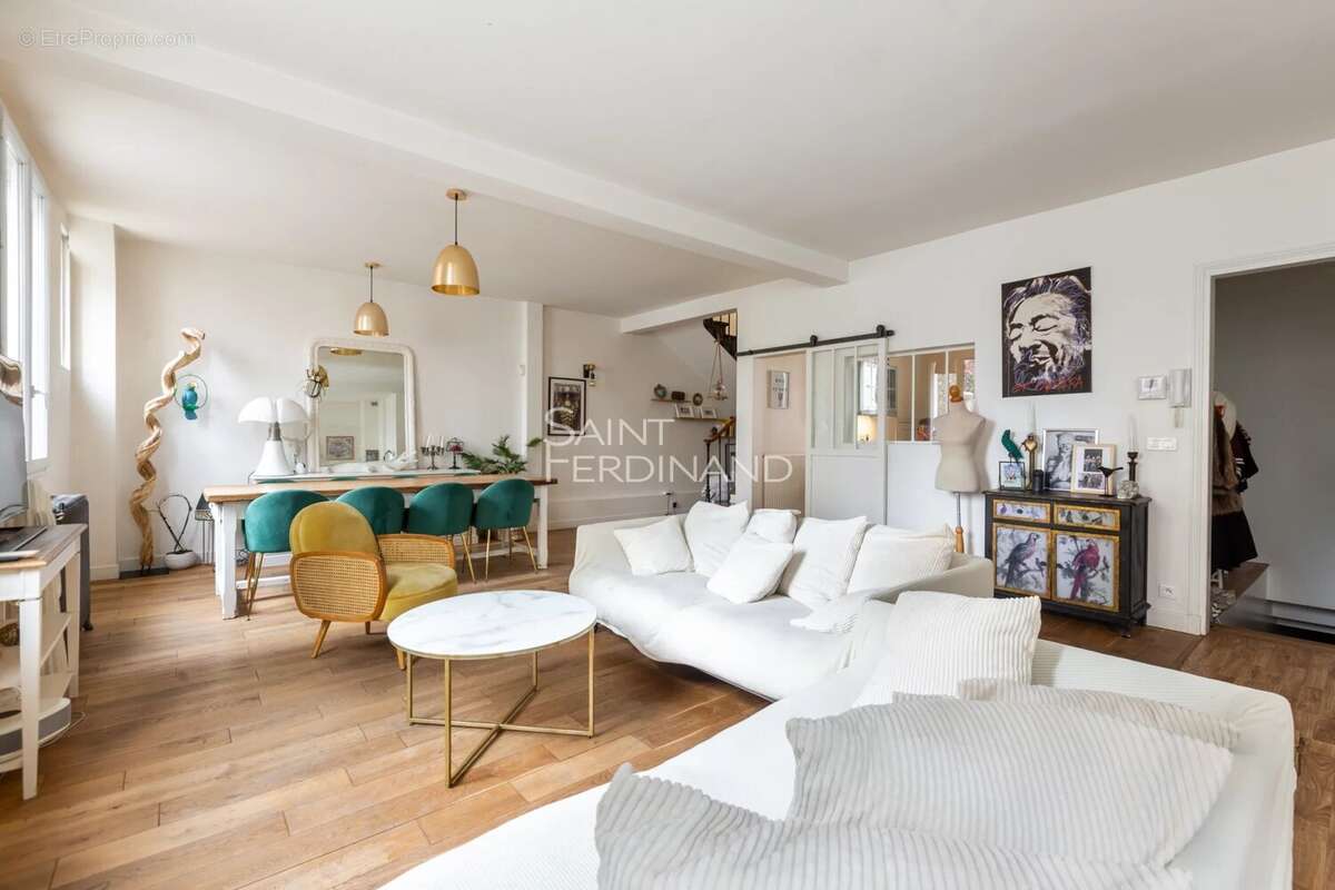 Appartement à PARIS-19E