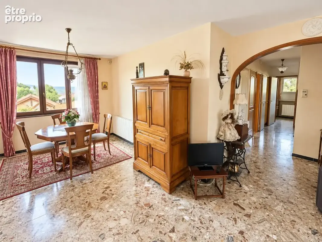 Maison 6 pièces 133 m² à vendre à Meyzieu (69330) - photo 3