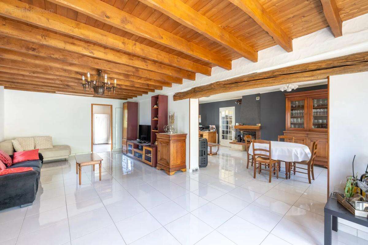 Maison de 131m2 habitables avec 4 chambres, sous-sol, sur 1000m2 - photo 7