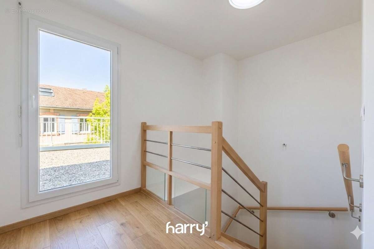 Maison 94 m² à Besancon  - photo 4