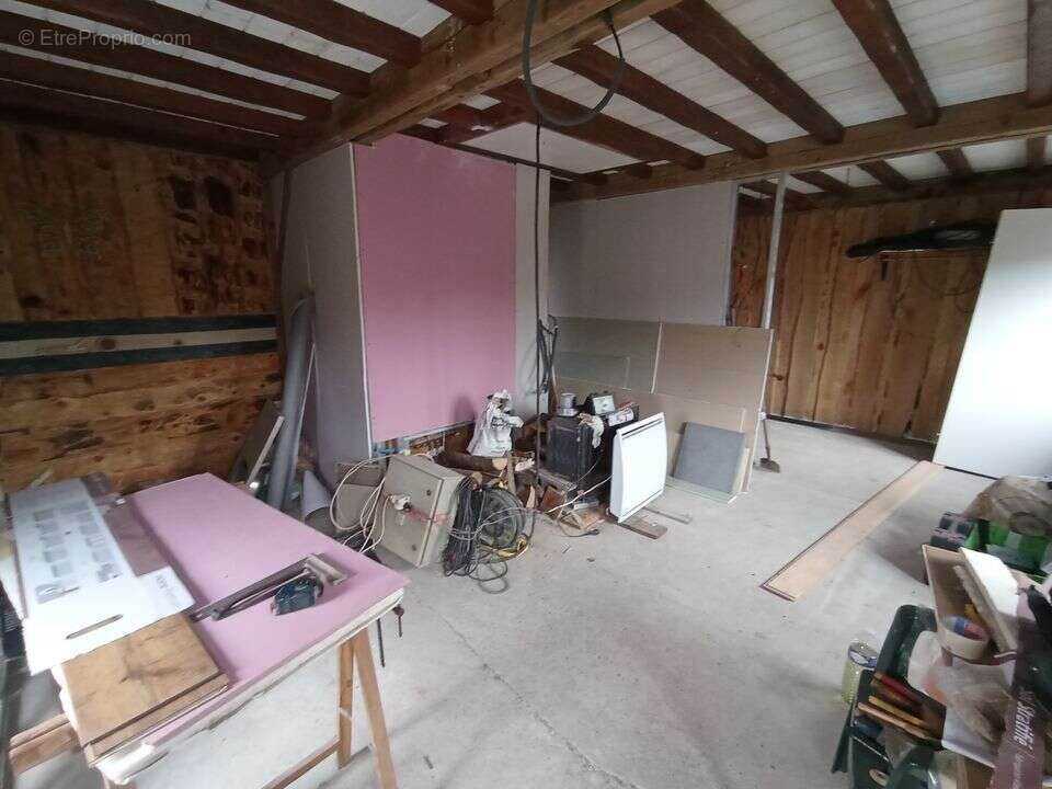 Maison à LE MAYET-DE-MONTAGNE