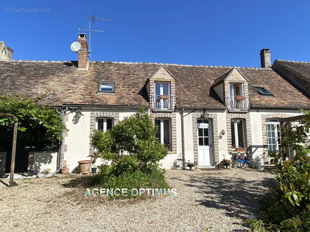 Maison à PONT-SUR-YONNE