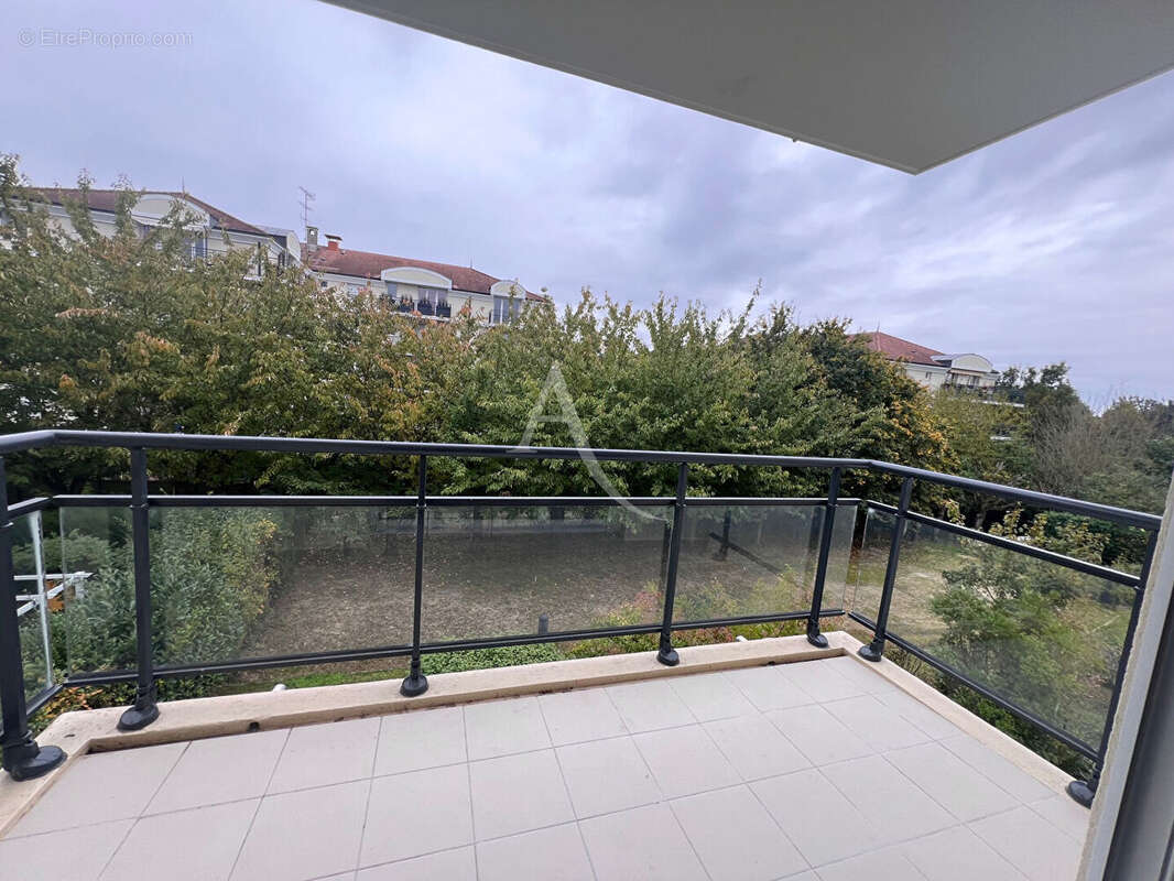 Appartement à BUSSY-SAINT-GEORGES