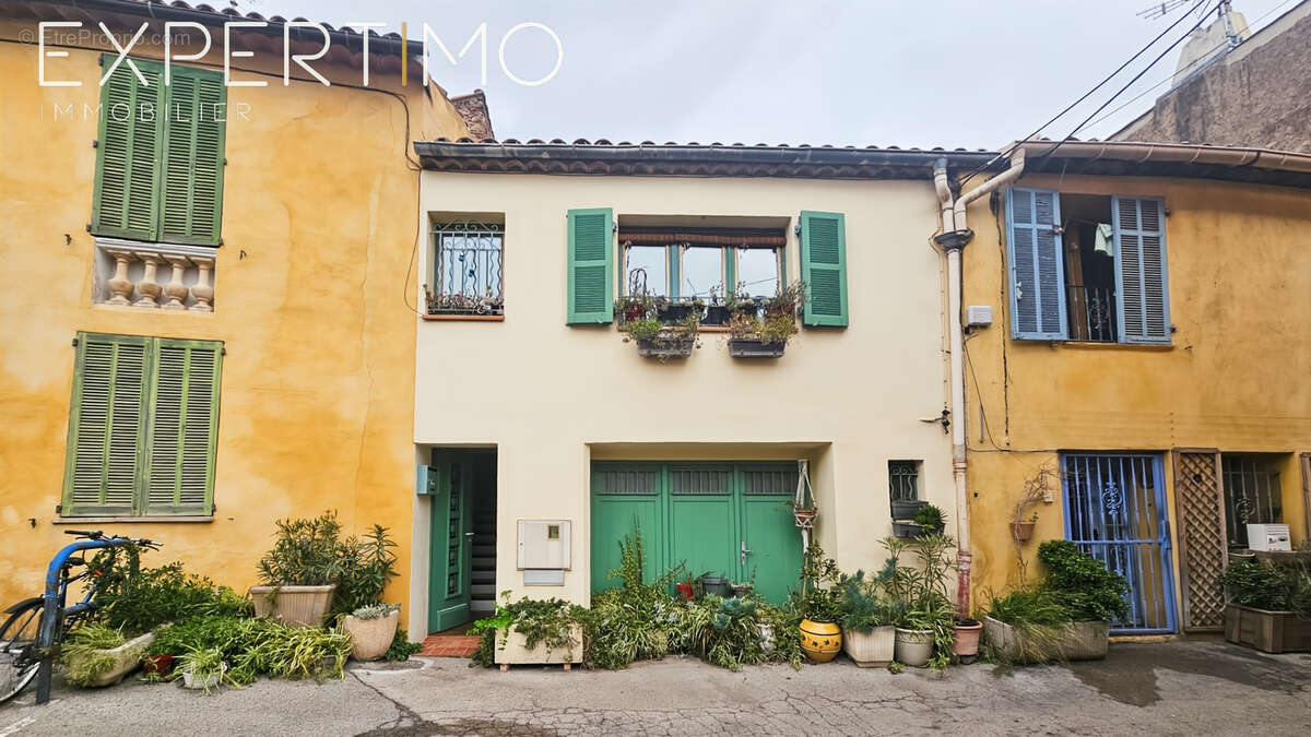 Maison à FREJUS