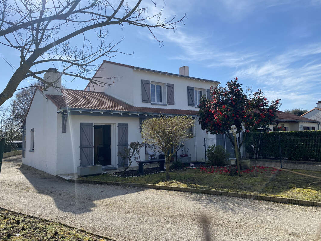 Maison à MONTBERT