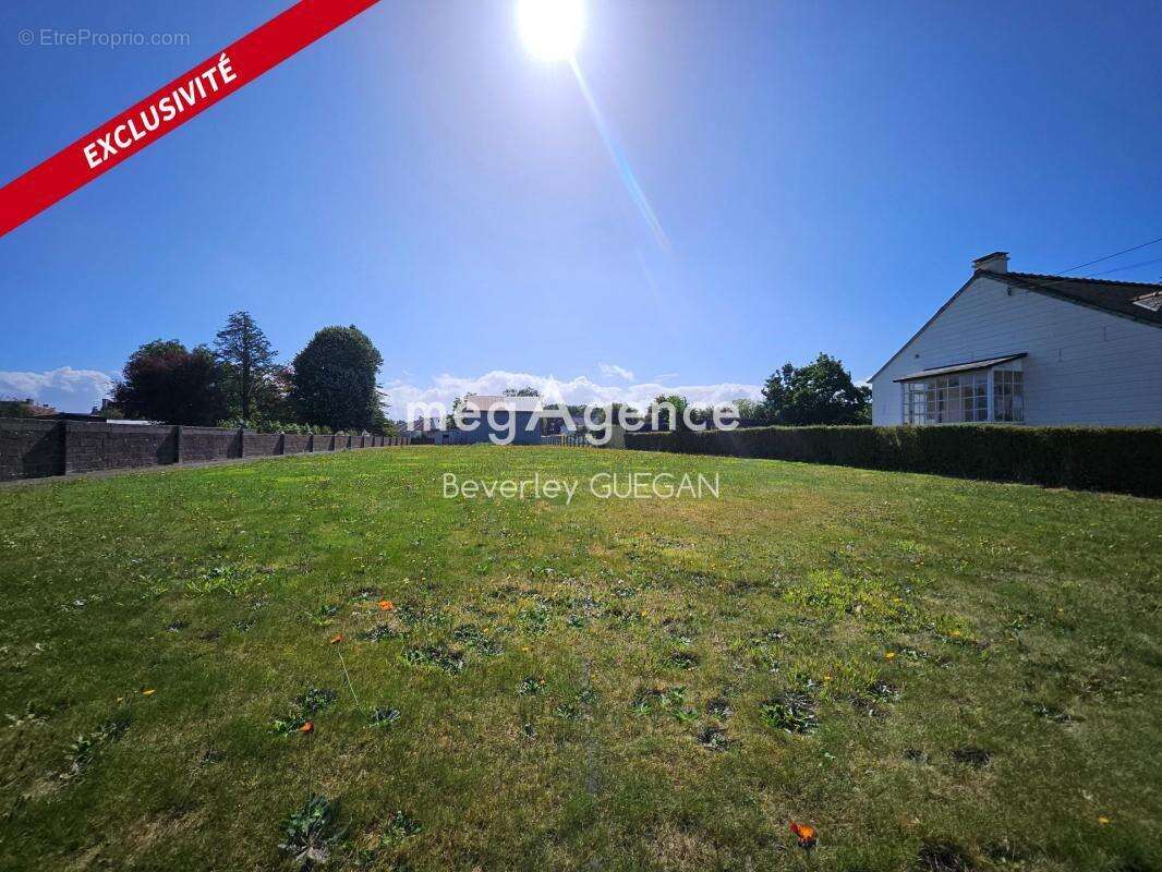 Terrain à PLOUEC-DU-TRIEUX