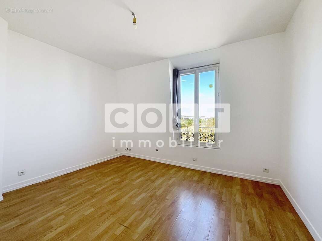 Appartement 29 m² à Colombes  - photo 2