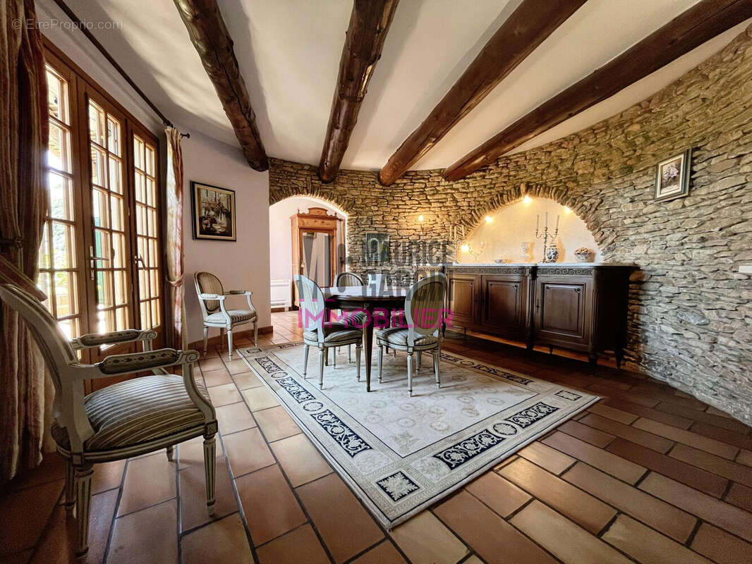 Maison à CHATEAUNEUF-DE-GADAGNE