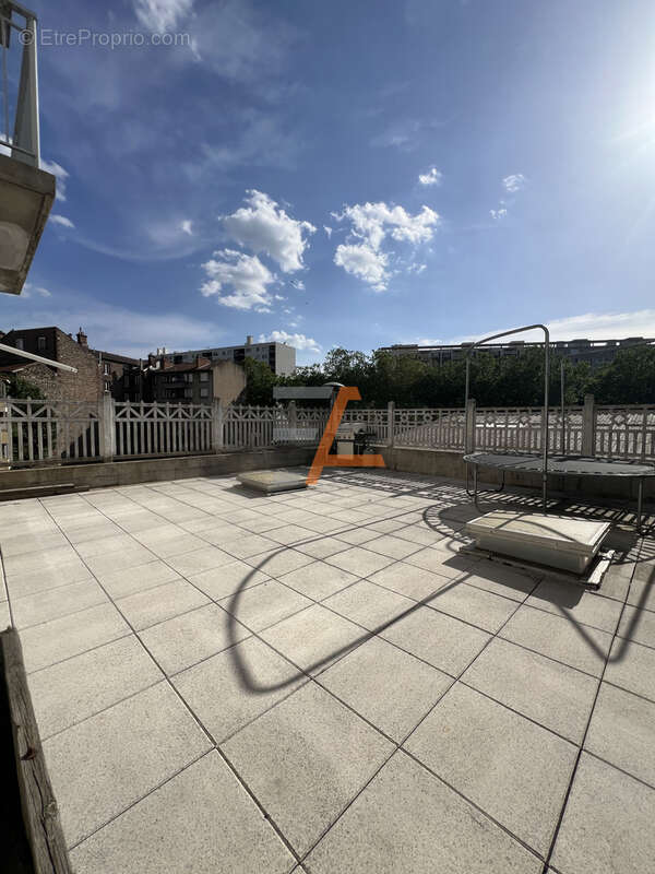 Appartement à SAINT-ETIENNE