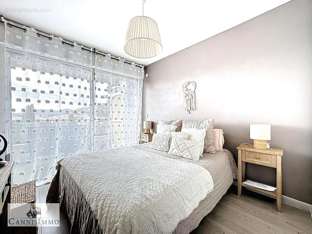 Appartement à MANDELIEU-LA-NAPOULE