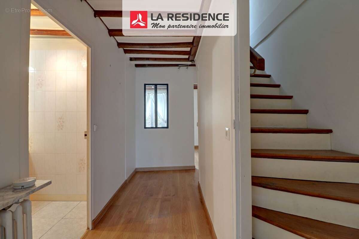 Maison 245 m² à Maule  - photo 9