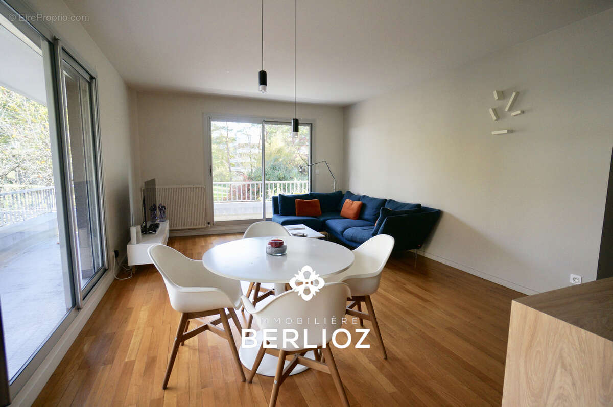 Appartement à MEYLAN