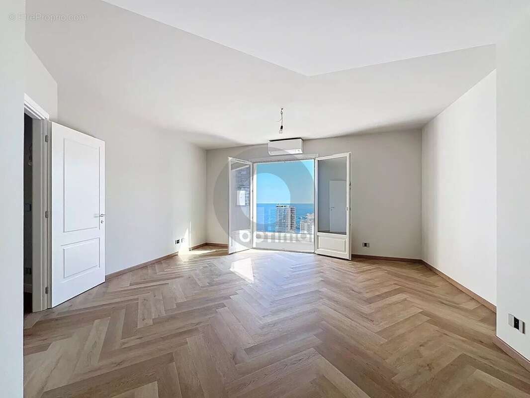 Appartement à ROQUEBRUNE-CAP-MARTIN