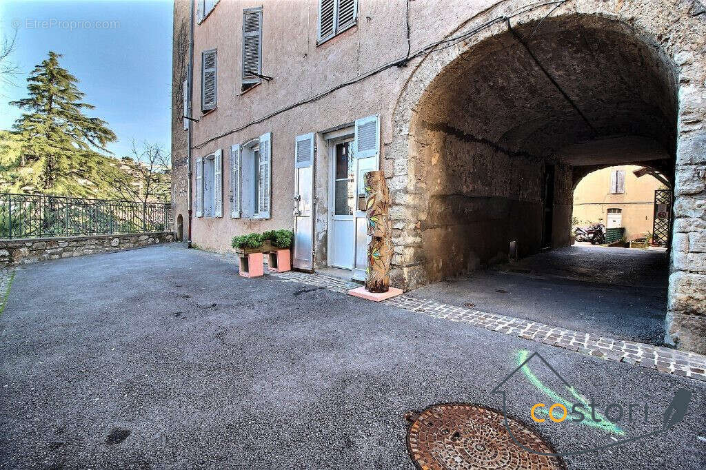 Appartement 54 m² à Trans-En-Provence  - photo 4