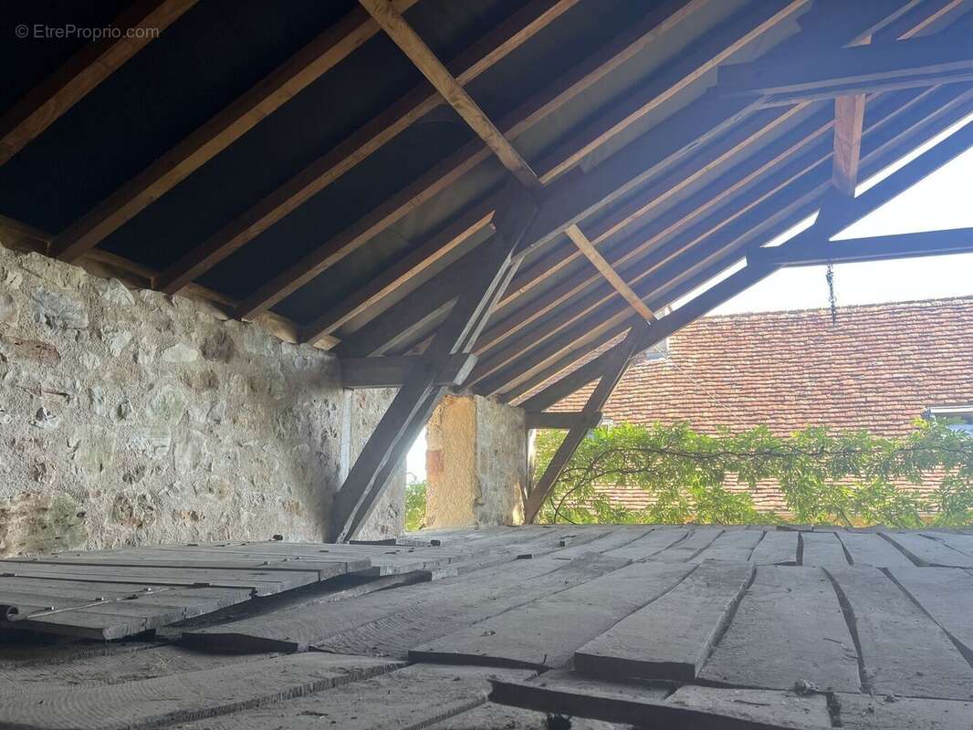 PROCHE FIGEAC – Authentique maison quercynoise en pierre de plain-pied avec grange - photo 17