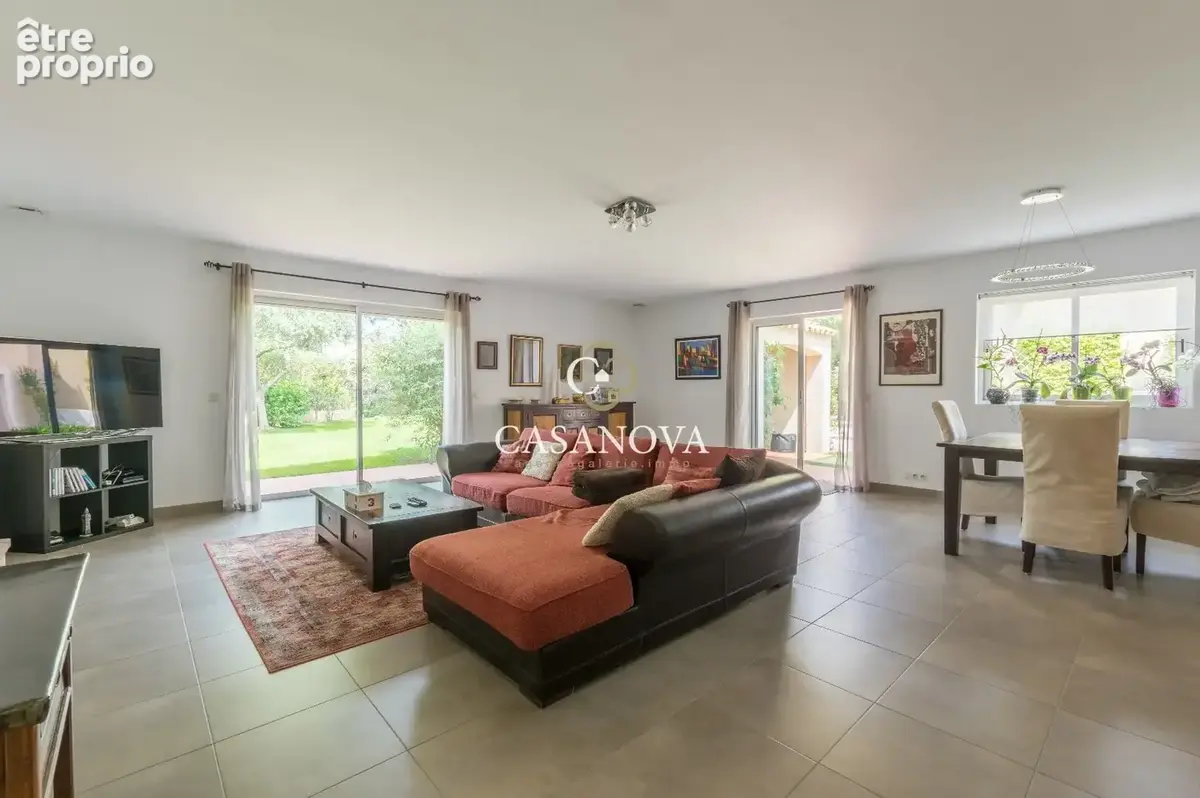 Proche PEZENAS, pièces à vivre 80 m², 6 chambres, beau terrain avec piscine, garage, dependances - photo 14