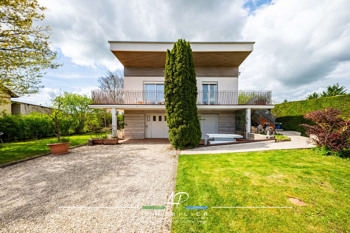 Maison à BELLENEUVE