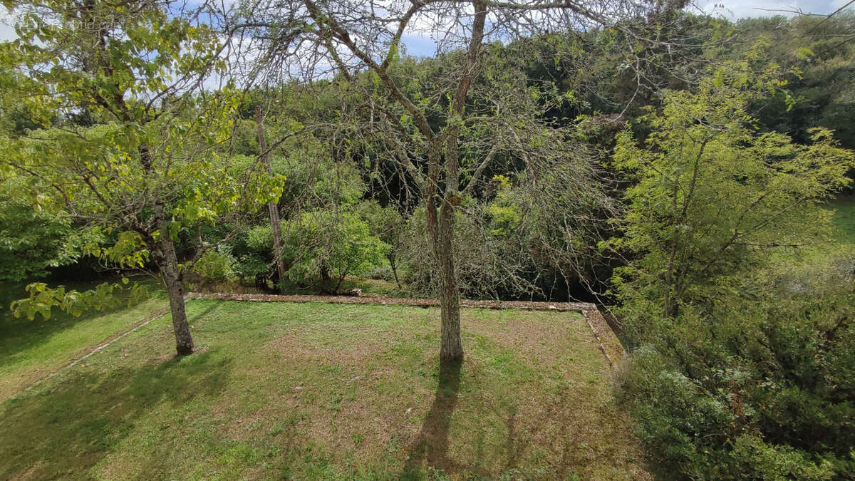Maison à MONTAIGU-DE-QUERCY