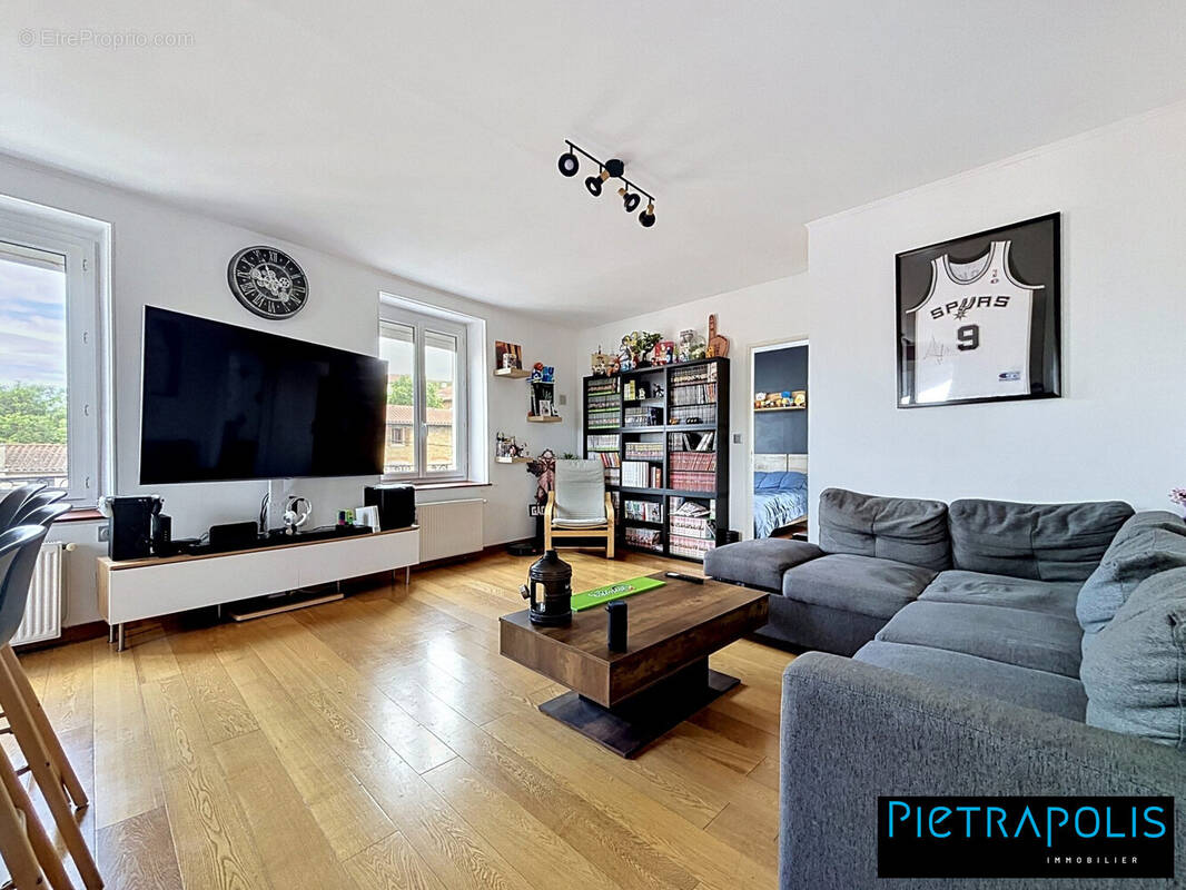 Appartement à NEUVILLE-SUR-SAONE