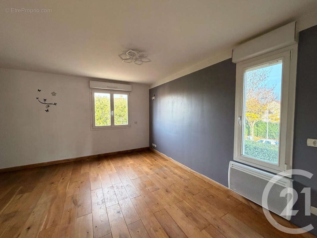 Maison à DAMMARTIN-EN-GOELE