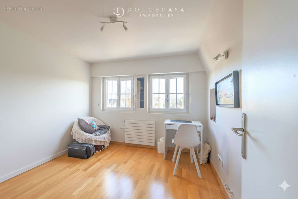 Maison à LE PERREUX-SUR-MARNE