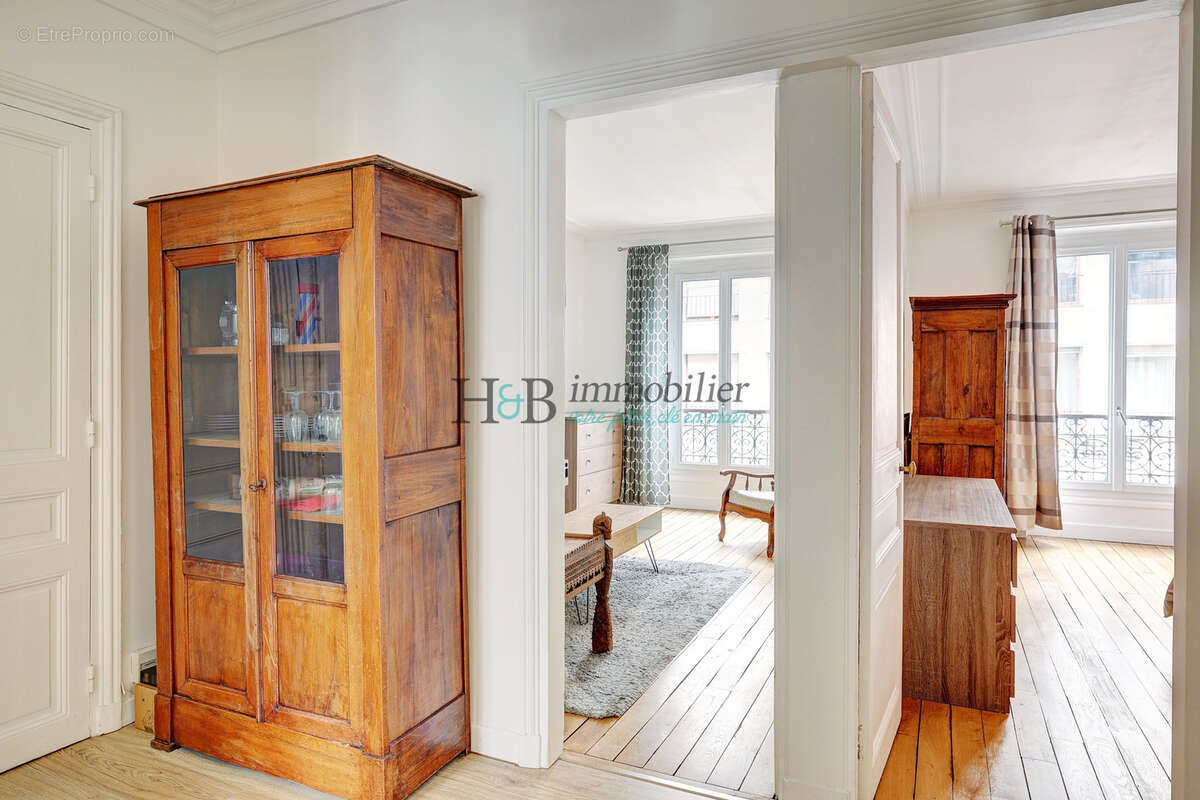 Appartement à PARIS-18E